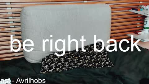 Avril online show from February 26, 12:03 pm