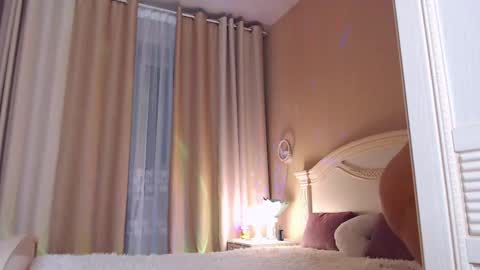 Avrora Inst online show from October 13, 10:32 pm