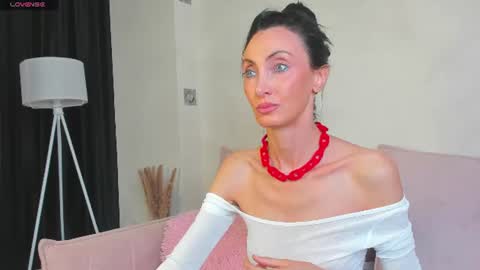 Snapshot of avrora_mars chatting on June 22, 9:17 am Avrora online show from June 22, 9:17 am