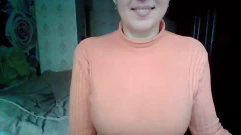 Snapshot of awesomeladyy chatting on December 3, 8:49 am awesomeladyy online show from December 3, 8:49 am