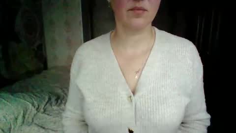 Snapshot of awesomeladyy chatting on February 2, 1:52 pm awesomeladyy online show from February 2, 1:52 pm