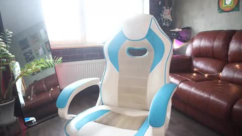 Alice online show from October 18, 11:55 am