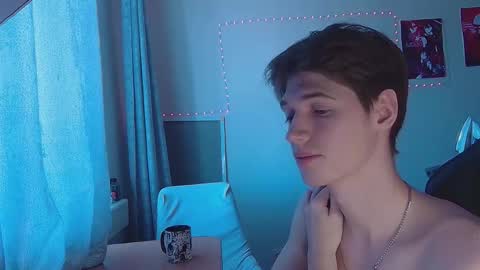 axel_0ne online show from February 16, 8:54 am