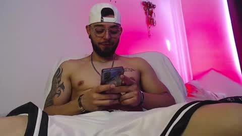 Independiente Model online show from October 26, 1:28 pm