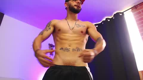 Independiente Model online show from November 23, 12:49 pm