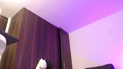 Independiente Model online show from December 20, 12:01 pm