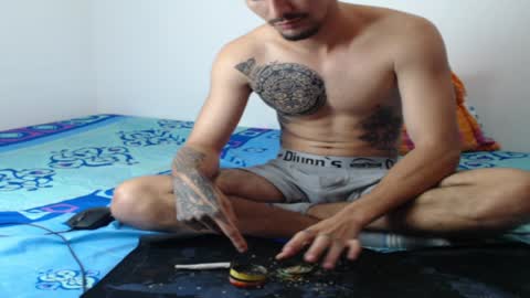 Snapshot of axel_ag chatting on December 17, 7:26 pm Axel online show from December 17, 7:26 pm