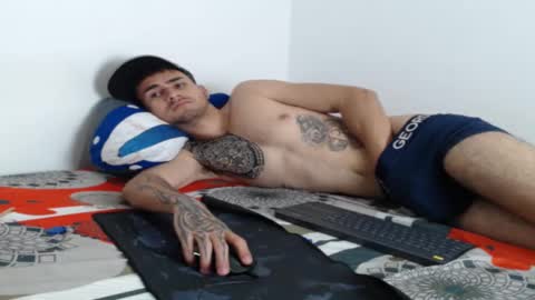 Snapshot of axel_ag chatting on February 1, 9:08 pm Axel online show from February 1, 9:08 pm