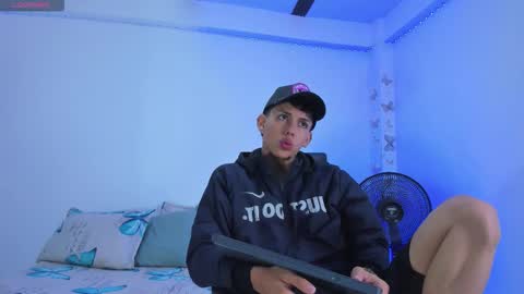 AXEL online show from October 19, 11:44 am