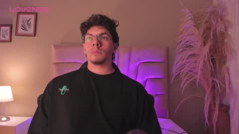 Snapshot of axel_creed chatting on February 28, 4:24 am Yooung King online show from February 28, 4:24 am