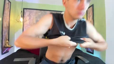 Snapshot of axel_draven chatting on April 7, 11:43 am axel_draven online show from April 7, 11:43 am