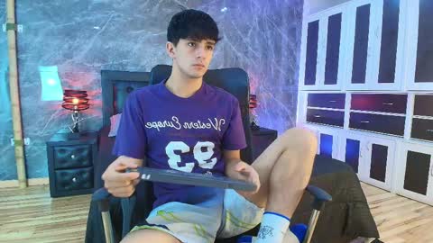 Snapshot of axel_draven chatting on April 28, 11:48 am axel_draven online show from April 28, 11:48 am