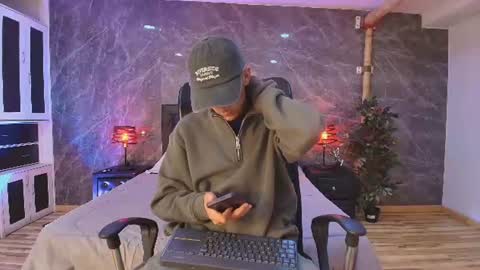 Snapshot of axel_draven chatting on June 24, 12:37 pm axel_draven online show from June 24, 12:37 pm
