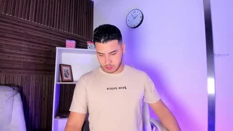 axel_grey_ online show from December 1, 12:10 pm