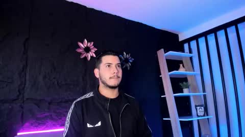 Snapshot of axel_grey_ chatting on December 21, 11:39 am axel_grey_ online show from December 21, 11:39 am