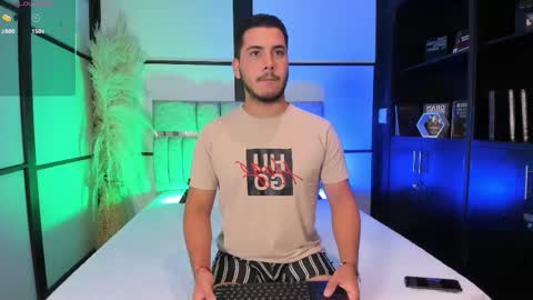 Snapshot of axel_grey_ chatting on December 22, 12:24 pm axel_grey_ online show from December 22, 12:24 pm