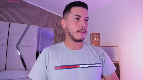 Snapshot of axel_grey_ chatting on January 17, 12:43 pm axel_grey_ online show from January 17, 12:43 pm