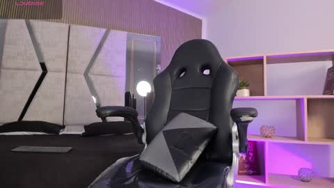 Snapshot of axel_grey_ chatting on February 20, 12:49 pm axel_grey_ online show from February 20, 12:49 pm