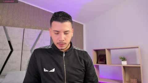 Snapshot of axel_grey_ chatting on February 25, 12:26 pm axel_grey_ online show from February 25, 12:26 pm