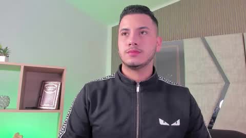 Snapshot of axel_grey_ chatting on March 15, 12:33 pm axel_grey_ online show from March 15, 12:33 pm