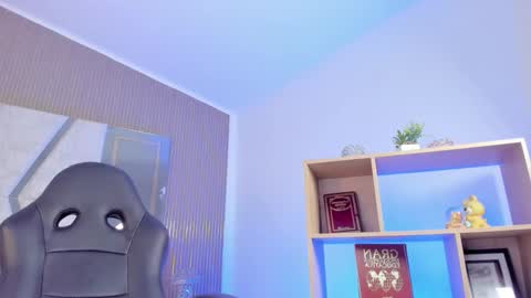 Snapshot of axel_grey_ chatting on March 22, 12:41 pm axel_grey_ online show from March 22, 12:41 pm