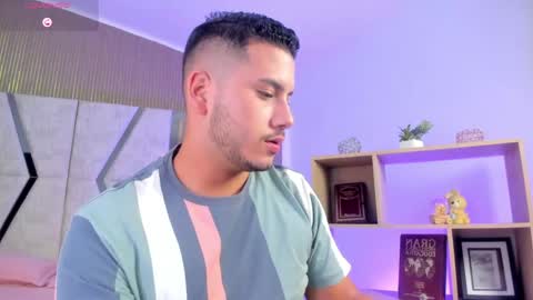 Snapshot of axel_grey_ chatting on April 1, 1:41 pm axel_grey_ online show from April 1, 1:41 pm