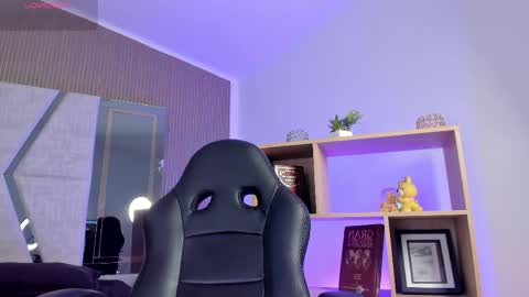 Snapshot of axel_grey_ chatting on April 3, 12:47 pm axel_grey_ online show from April 3, 12:47 pm