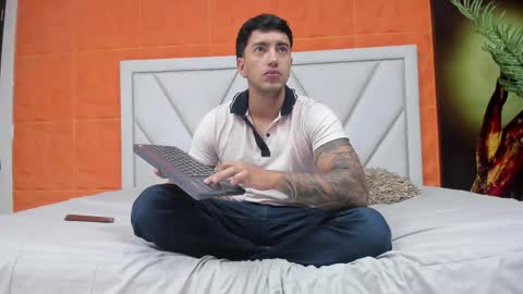 Snapshot of axel_hendrick chatting on February 2, 11:53 am axel_hendrick online show from February 2, 11:53 am