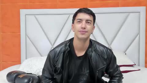 Snapshot of axel_hendrick chatting on February 5, 12:43 pm axel_hendrick online show from February 5, 12:43 pm