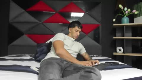 Snapshot of axel_hendrick chatting on February 13, 11:50 am axel_hendrick online show from February 13, 11:50 am