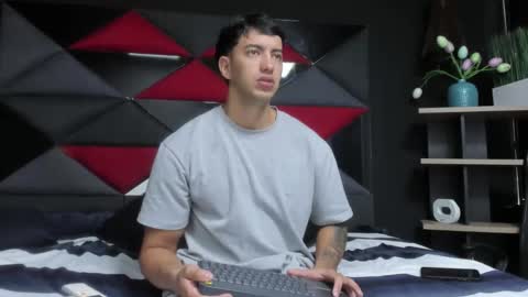 Snapshot of axel_hendrick chatting on February 17, 1:07 pm axel_hendrick online show from February 17, 1:07 pm