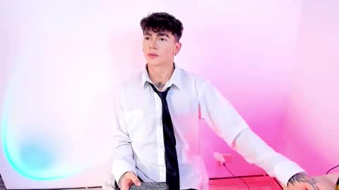 Axel online show from February 6, 8:23 pm