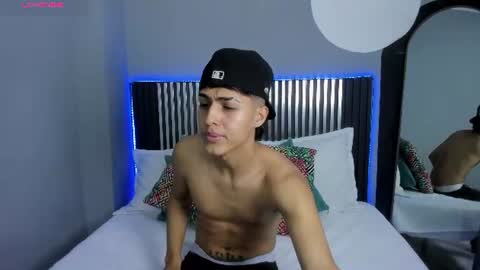 Snapshot of axel_mendoza_ chatting on June 25, 8:02 pm A X E L online show from June 25, 8:02 pm