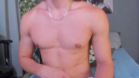 Snapshot of axel_owen chatting on December 9, 11:56 pm Axel online show from December 9, 11:56 pm