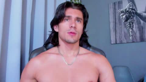 Snapshot of axel_owen chatting on December 13, 10:02 pm Axel online show from December 13, 10:02 pm