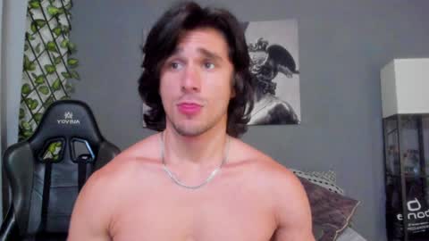 Snapshot of axel_owen chatting on December 23, 12:03 am Axel online show from December 23, 12:03 am