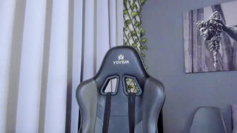 Snapshot of axel_owen chatting on December 23, 9:51 pm Axel online show from December 23, 9:51 pm