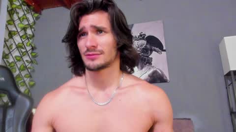 Snapshot of axel_owen chatting on January 25, 12:27 am Axel online show from January 25, 12:27 am