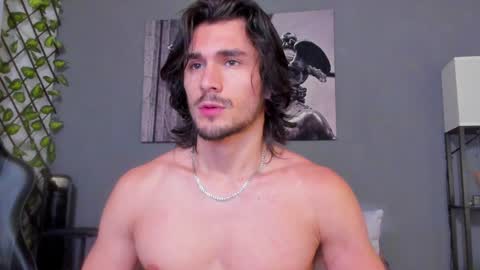 Snapshot of axel_owen chatting on January 27, 12:22 am Axel online show from January 27, 12:22 am