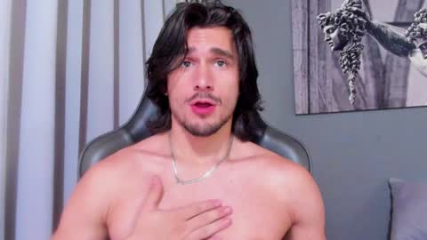 Snapshot of axel_owen chatting on January 27, 7:46 pm Axel online show from January 27, 7:46 pm