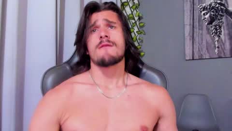 Snapshot of axel_owen chatting on February 17, 8:58 pm Axel online show from February 17, 8:58 pm