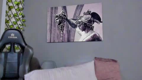 Snapshot of axel_owen chatting on March 2, 2:51 am Axel online show from March 2, 2:51 am