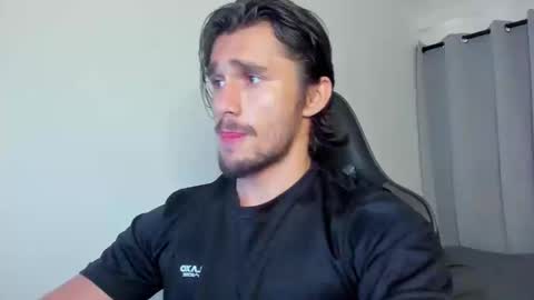 Snapshot of axel_owen chatting on September 23, 10:24 pm Axel online show from September 23, 10:24 pm