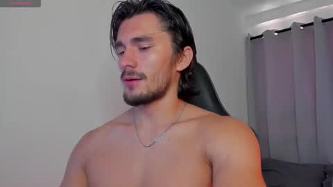 Snapshot of axel_owen chatting on September 25, 3:38 pm Axel online show from September 25, 3:38 pm