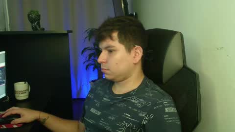 Axel online show from April 14, 3:18 pm