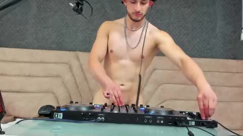 Axel  online show from May 27, 1:57 am