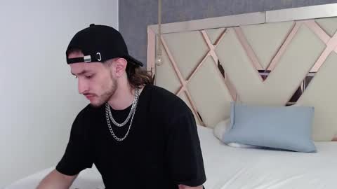 Axel  online show from May 29, 2:48 pm