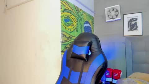 Snapshot of axel_silva3 chatting on January 9, 12:19 pm AXEL SILVA online show from January 9, 12:19 pm