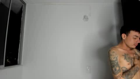 axel_smith10 online show from April 26, 5:05 am