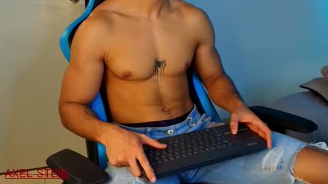 Snapshot of axel_stein03 chatting on January 26, 12:26 am axel stein NEW ACCOUNT online show from January 26, 12:26 am